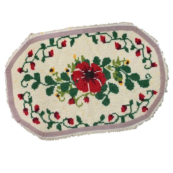 Vintage Retro Grandmas Latch Hook Hand-Hooked Floral Oval Shag Rug - Picture 2 of 3